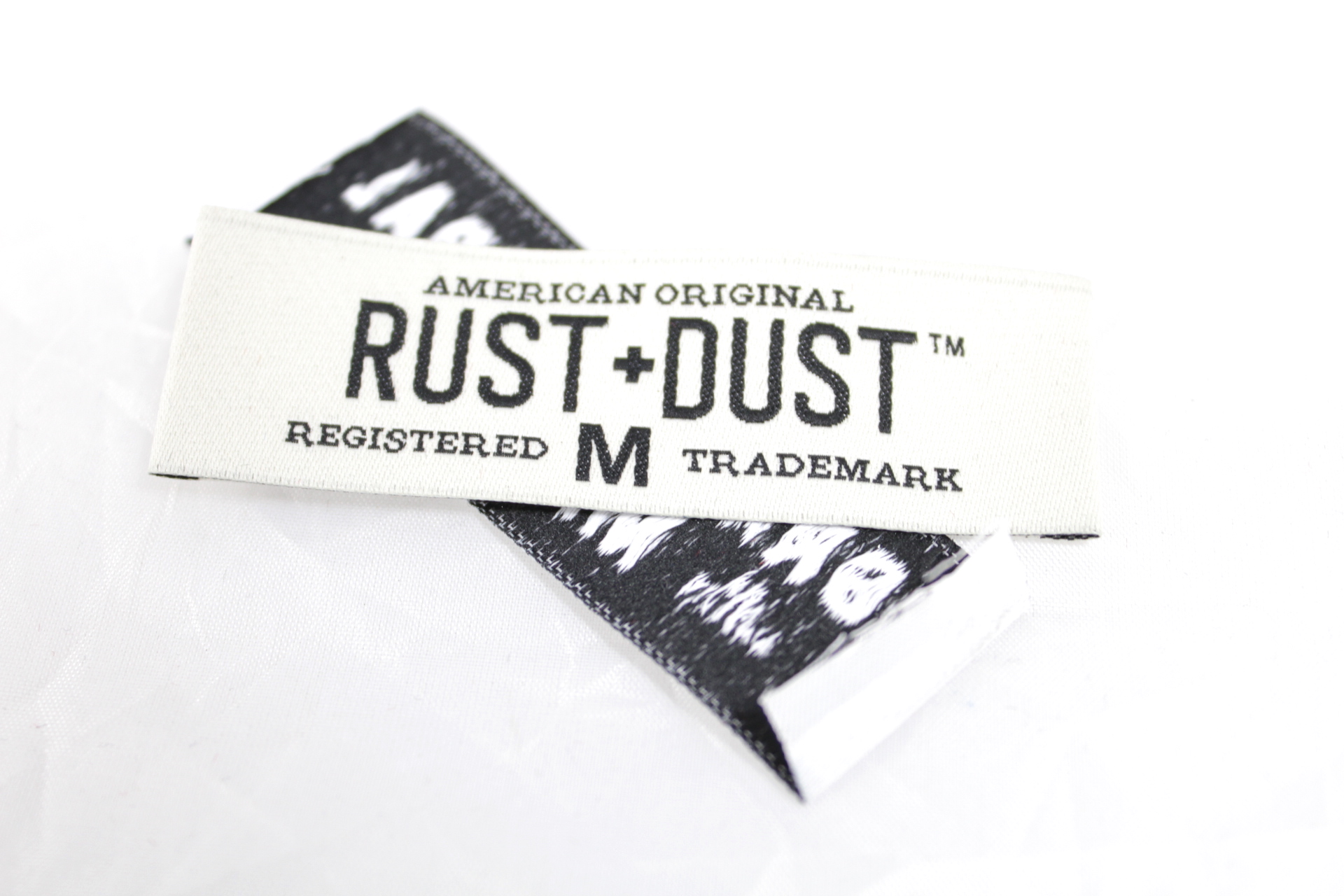 Rust + Dust woven white woven label